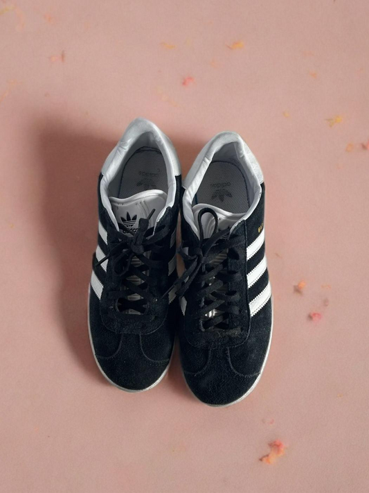 Vintage Adidas Shoes Black – Size 6 Girls