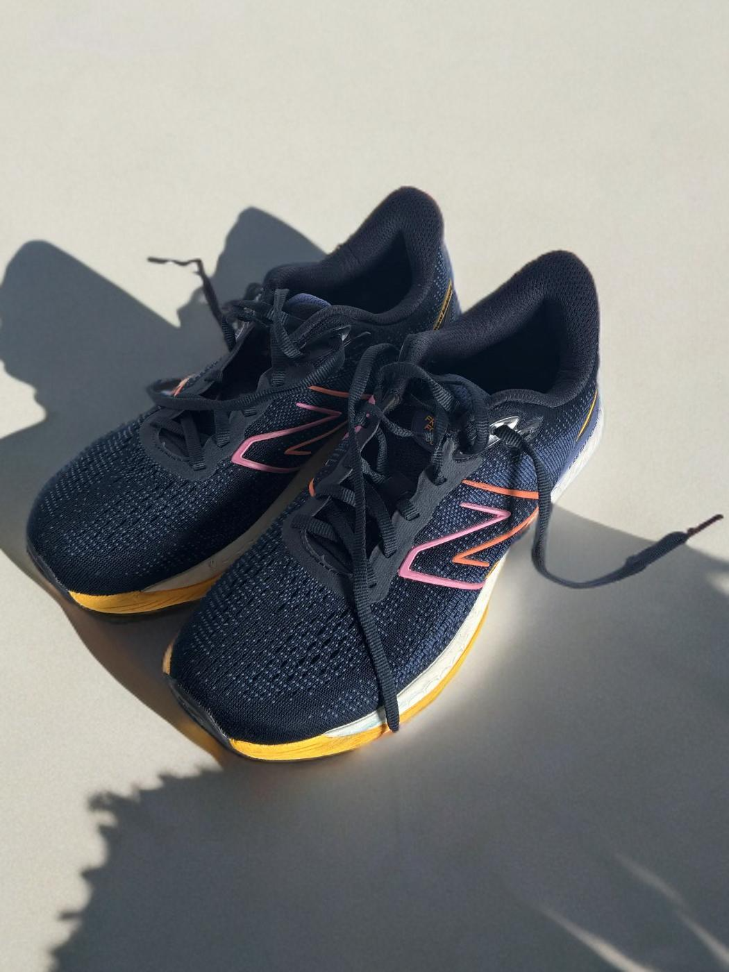 Vintage New Balance Shoes Blue – Size 8.5 Womens