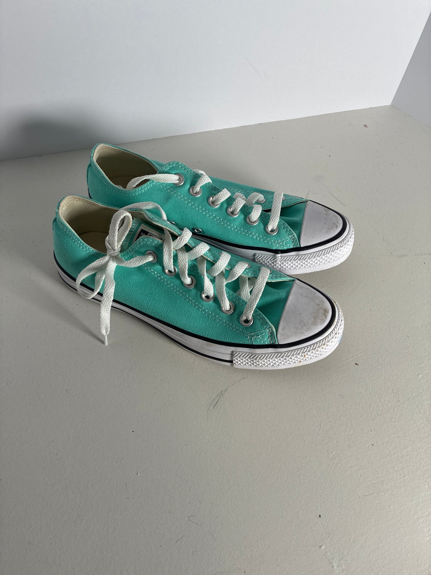 Vintage Converse Shoes - Blue – Size 8 Womens