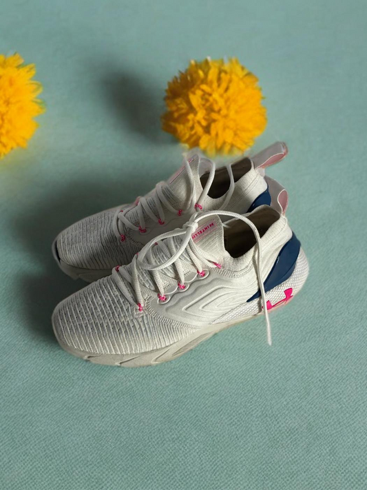 Vintage Under Armour Shoes White – Size 9.5 Women